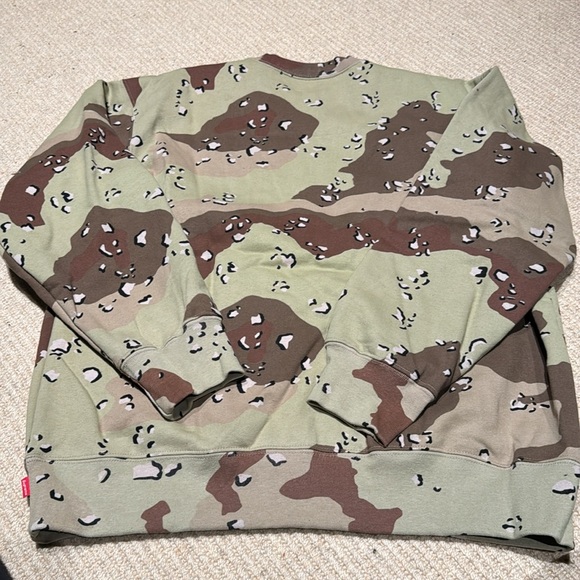 Supreme NWT chocolate chip camo crew sweatshirt - Picture 5 of 8